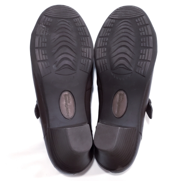 Earth Origins Hallie Slip On Shoes - Picture 6 of 7